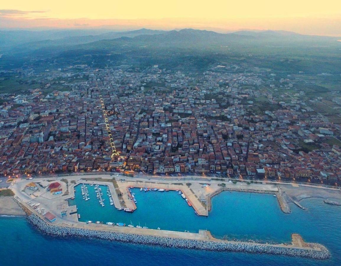 Appartamento in Centro a 100m dal mare Cirò Marina Esterno foto